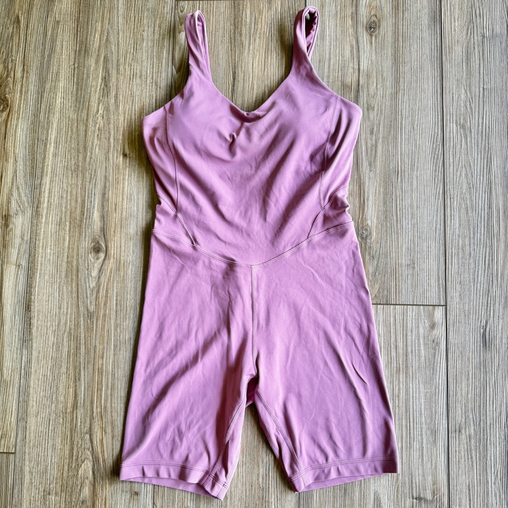 lululemon Align Bodysuit color Velvet Dust Size 8 Inseam 8”